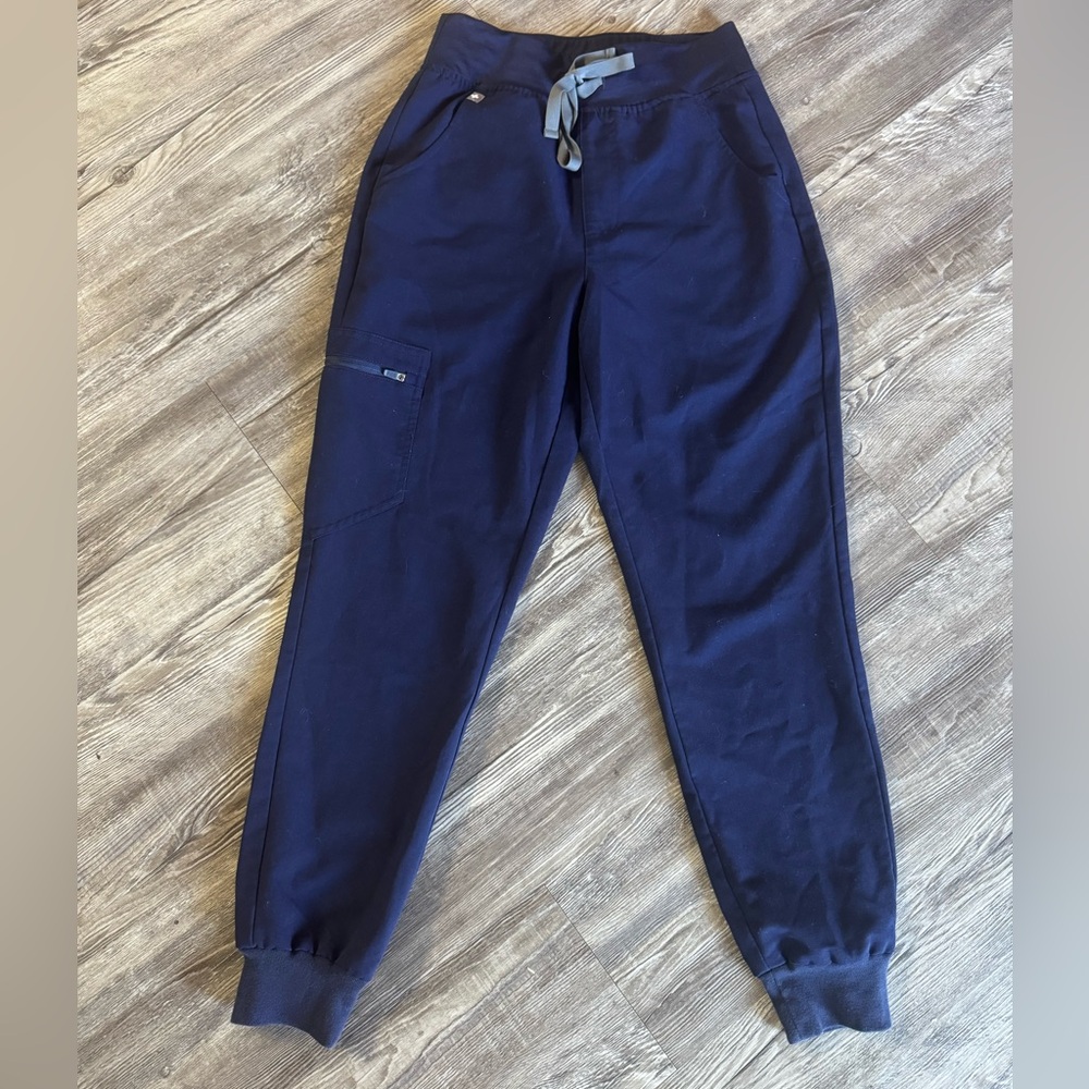 FIGS zamora jogger scrub pant - Navy Blue / size XS Petite